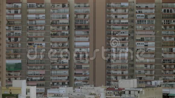 西班牙阿利坎特的公寓楼外景视频的预览图