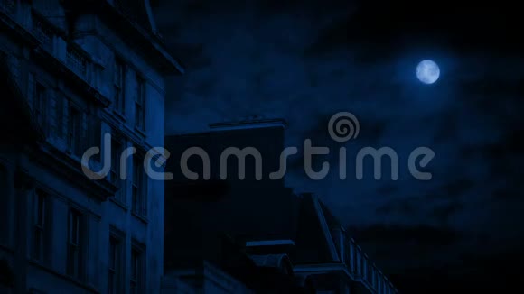满月之夜的城市住宅视频的预览图