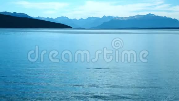 新西兰TeAnau湖视频的预览图