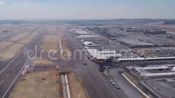航节机场降落伞落地视频的预览图