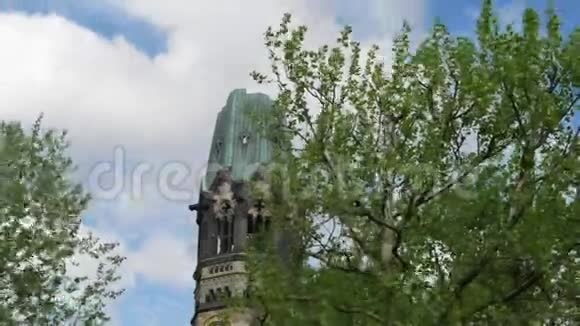 时光流逝潘射柏林的凯撒威廉纪念教堂对抗乌云视频的预览图