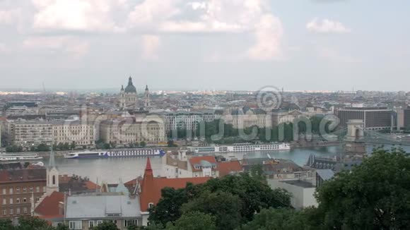 布达佩斯城市夏季全景拍摄从布达那边视频的预览图