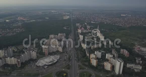 乌克兰基辅市中心的航空交通和地标4k4096x2160像素视频的预览图