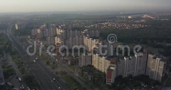 乌克兰基辅市中心的航空交通和地标4k4096x2160像素视频的预览图