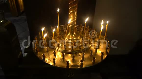 喀山大教堂图标上的蜡烛视频的预览图