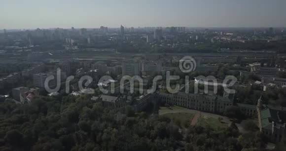 城市交通鸟瞰图4k4096x2160像素视频的预览图