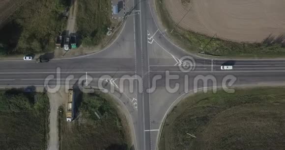 横跨十字路口的空中春天景观景观4k4096x2160像素视频的预览图