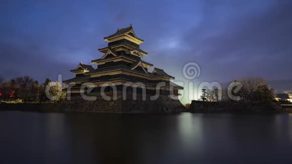 日本松本城堡日出时间间隔4k视频的预览图
