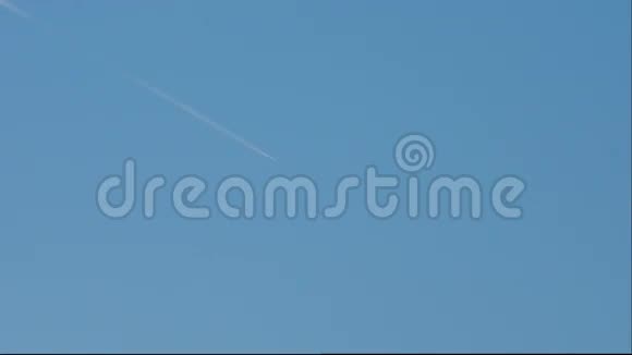 保加利亚上空的飞机视频的预览图