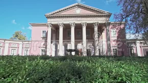 敖德萨美术博物馆是19世纪早期建筑的纪念碑始建于1899年视频的预览图