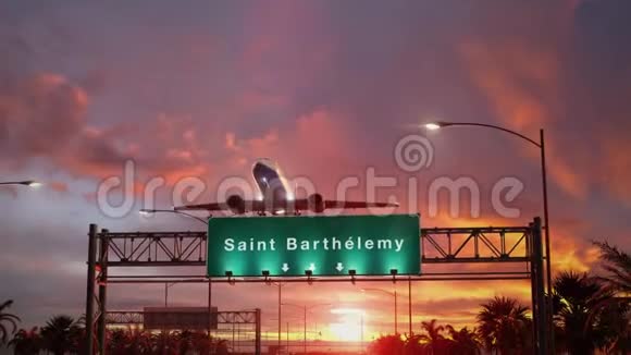 飞机在美妙的日出中起飞圣巴特雷米视频的预览图