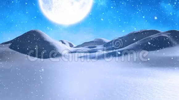 满月和降雪的冬季景色视频的预览图