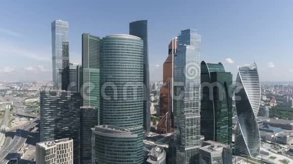 空中观景莫斯科国际商务中心白天现代建筑理念行动莫斯科市视频的预览图