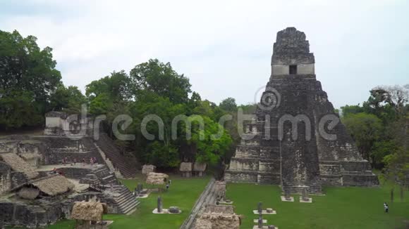 危地马拉的蒂卡尔金字塔视频的预览图