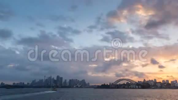 悉尼CBD的白天到晚上日落时间的流逝视频的预览图