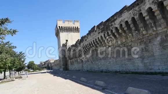 法国阿维尼翁的城墙视频的预览图