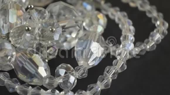美丽的闪亮水晶钻石分离视频的预览图