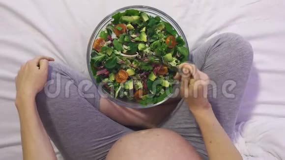 孕期饮食及营养视频的预览图