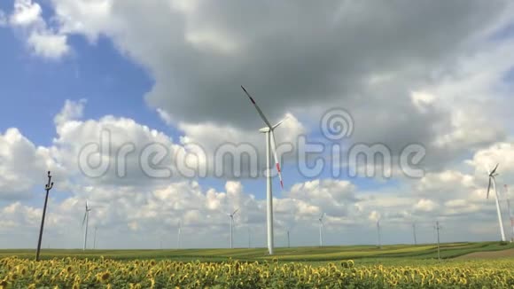 时光流逝风力涡轮机视频的预览图