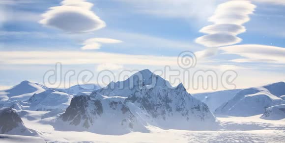 南极洲雪景山顶视频的预览图