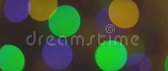 45k圣诞树饰灯光模糊视频的预览图
