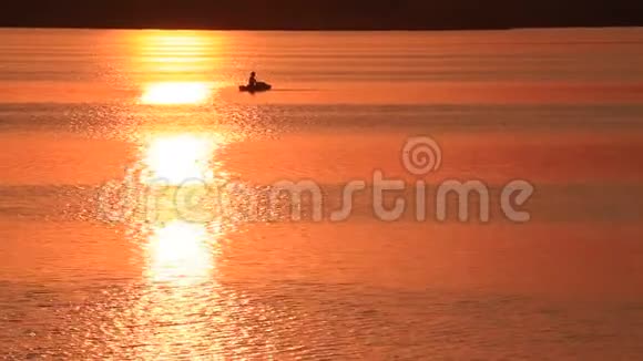 黄昏湖渔夫的天空视频的预览图