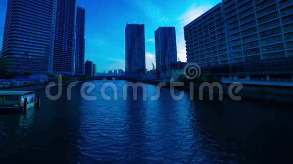 东京阿里亚克商业城海湾附近日落时间的流逝视频的预览图