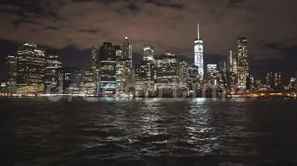 夜晚时光更低的人帽海滨视频的预览图