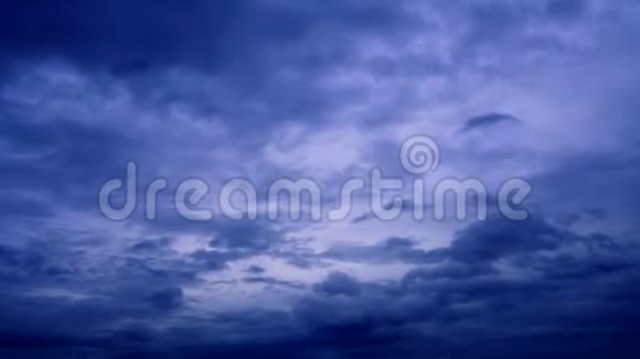 云天蓝色暗形视频的预览图