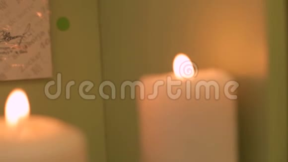 在温泉沙龙烧蜡烛视频的预览图
