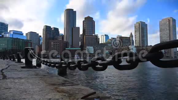 从海港俯瞰波士顿市中心的天际线视频的预览图