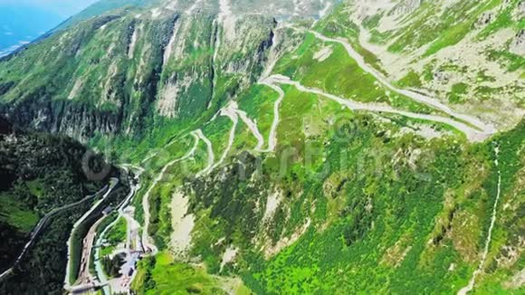 瑞士阿尔卑斯山脉的美丽山口视频的预览图