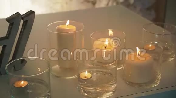 在玻璃瓶里烧蜡烛视频的预览图