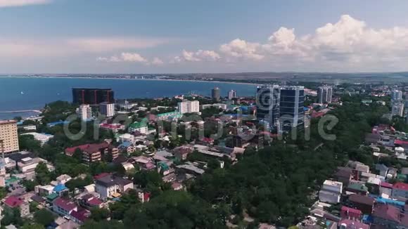 空中录像黑海海岸最大的城市度假小镇阿那帕2019视频的预览图