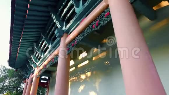 古佛寺的彩色拱门视频的预览图