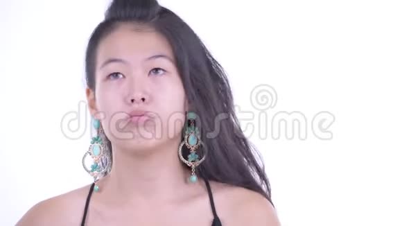 压力重重的亚洲女人看起来又无聊又疲惫视频的预览图