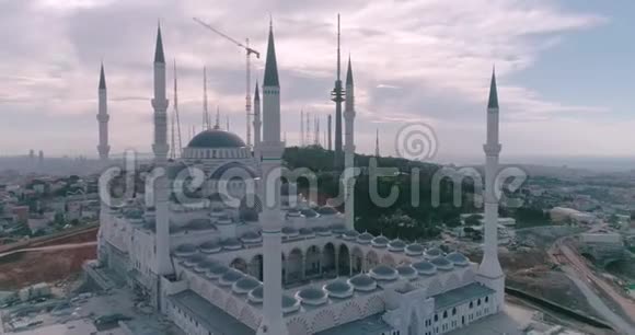伊斯坦布尔卡姆利卡清真寺建设和王子岛空中景观视频的预览图