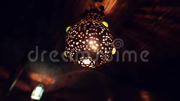 昏暗房间的传统风格印度灯视频的预览图