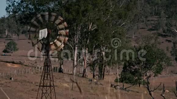 昆士兰乡村的乡村风车视频的预览图