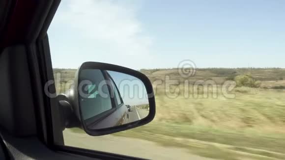 乘车旅行看看镜子视频的预览图