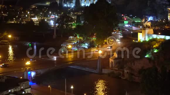 梅特基桥夜景第比利斯夜间概况视频的预览图