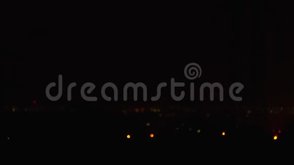 烟花新年之夜庆祝背景视频的预览图
