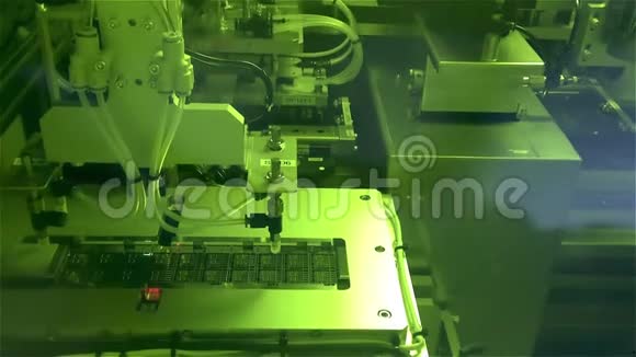 半导体硅片微电路的制造控制装置半导体机内硅片负色视频的预览图