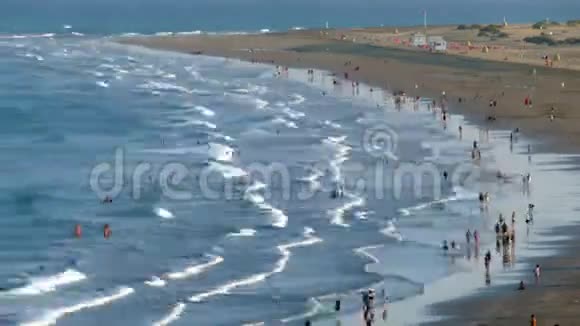 鸟瞰海滩InglA加那利群岛时光流逝视频的预览图