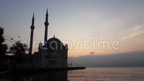 伊斯坦布尔和7月15日福克烈士桥视频的预览图