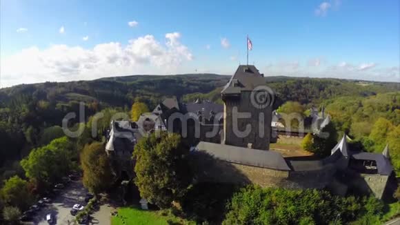德国索林根的伯格城堡用空中射击重建堡垒视频的预览图