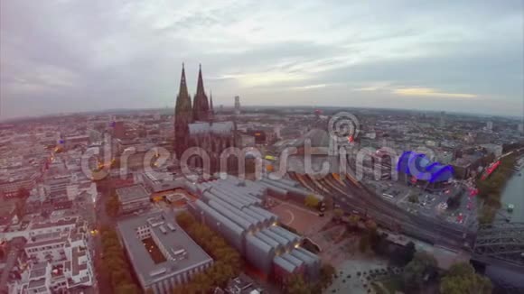 德国从上面科隆高伦航空城市符号大教堂多姆拉塔索斯视频的预览图