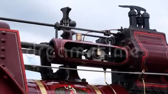 活塞作用于老式蒸汽牵引发动机视频的预览图