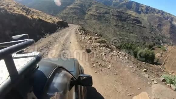 非洲埃塞俄比亚西米恩山的汽车驾驶视频的预览图