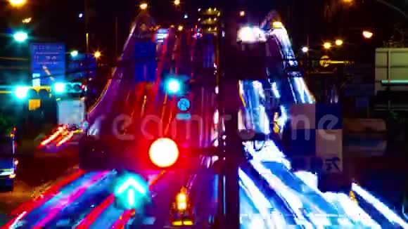 东京Suginami市中心城区街道的夜间时间视频的预览图